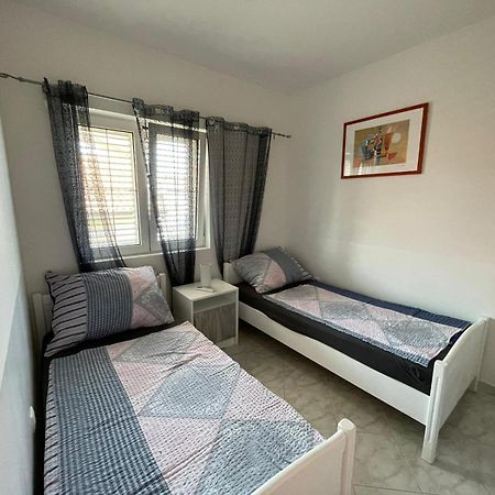 Apartmani Ira Vir Quarto foto