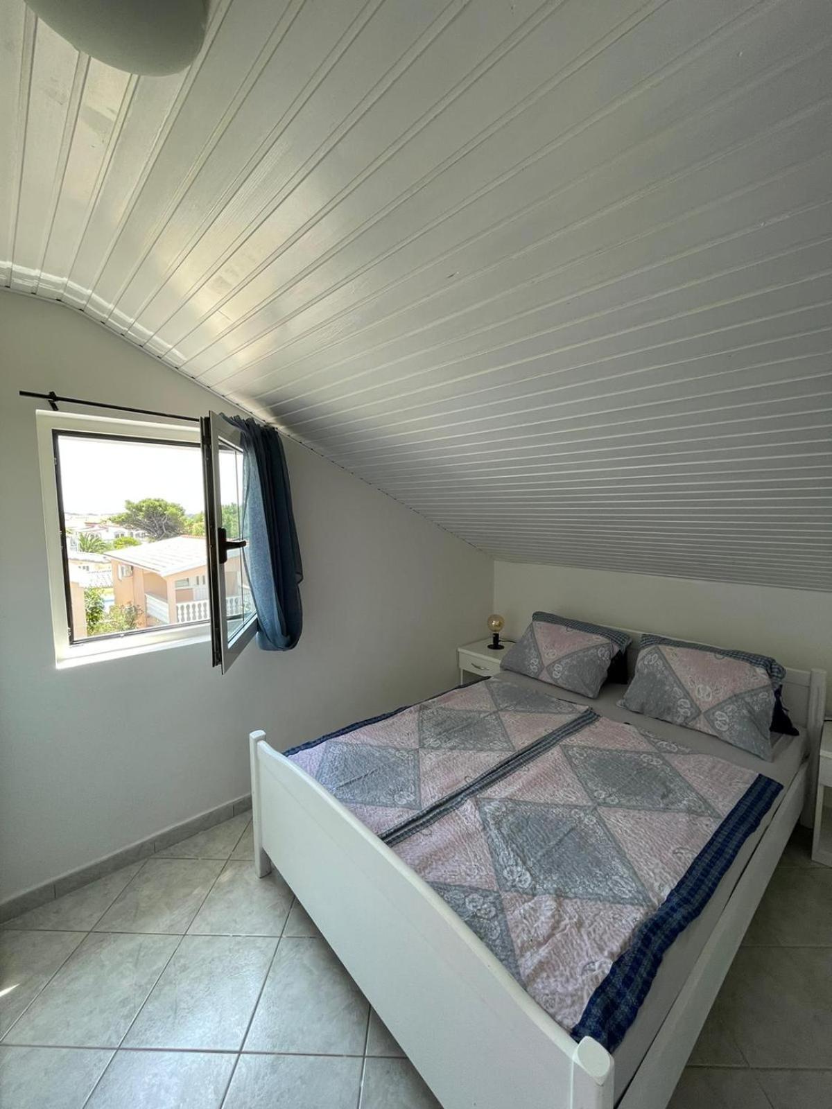 Apartmani Ira Vir Quarto foto